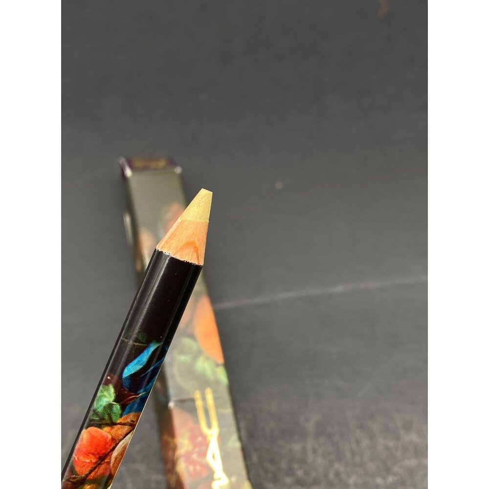 MAC Tempting Fate Collection Eye Kohl - Better than beige